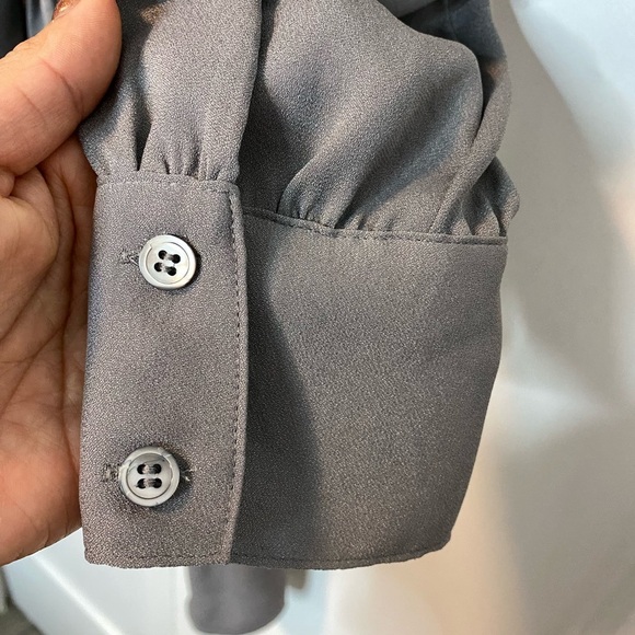 BCBGMaxAzria Charlene Gray Long Sleeve Dress - VNeck - XS - Satin feel - pockets - Picture 6 of 10